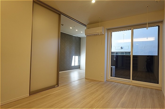 Re TORISIA南大通り ベッドルーム