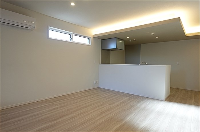 Re TORISIA南大通り その他11