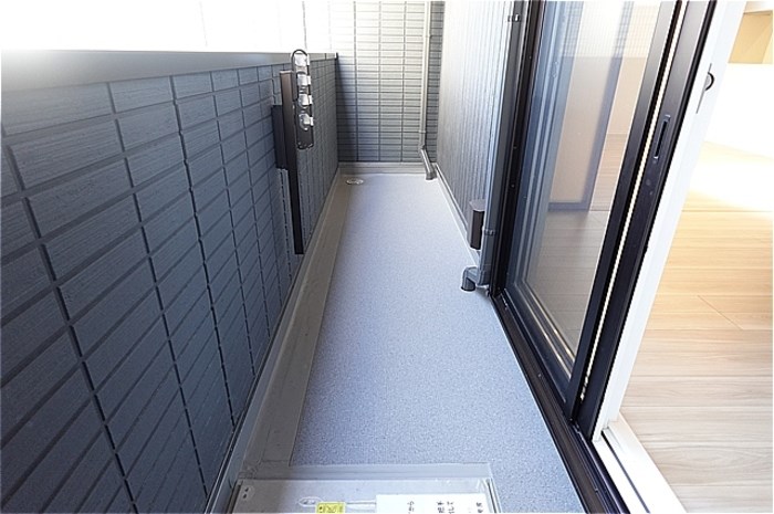 Re TORISIA南大通り ベランダ