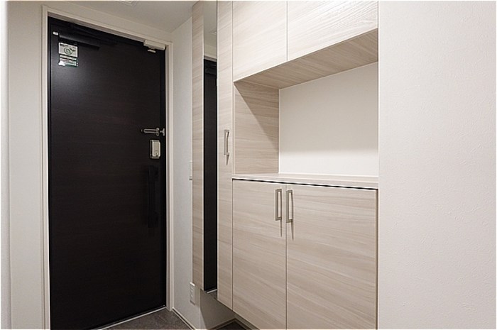 Re TORISIA南大通り 玄関