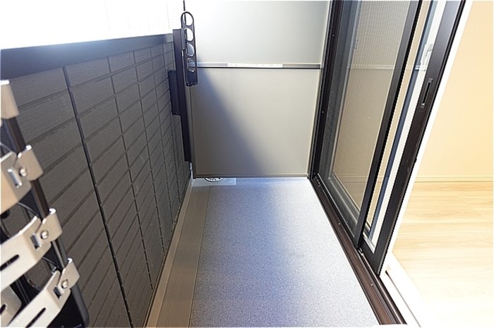 Re TORISIA南大通り ベランダ