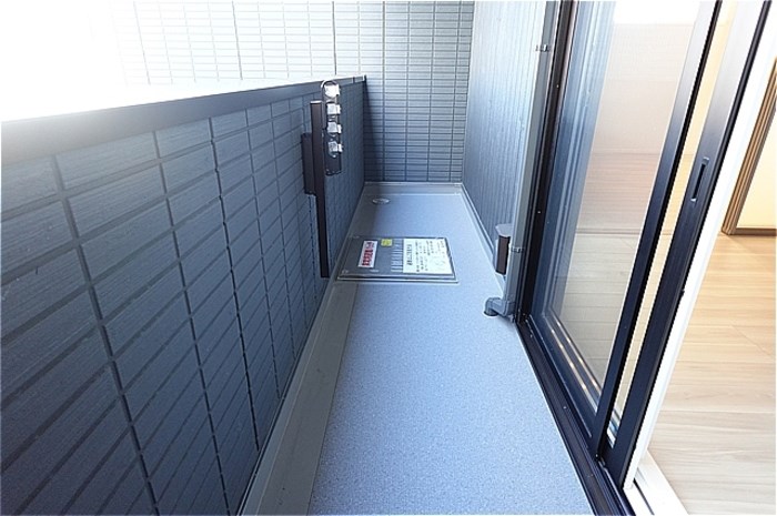 Re TORISIA南大通り ベランダ