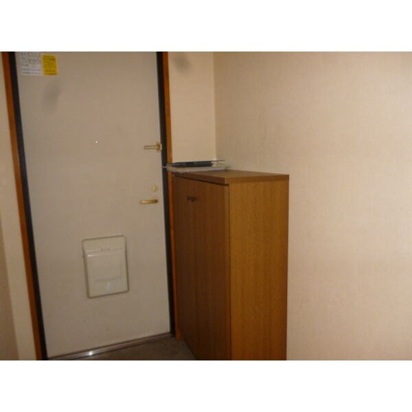 華美が丘　六番館 玄関