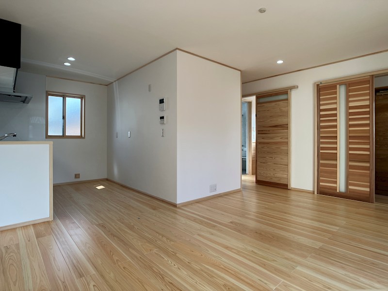 フォレス中今泉B リビング