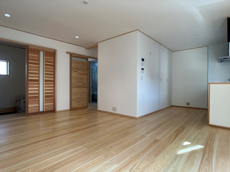 フォレス中今泉C リビング