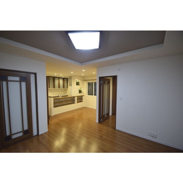 細谷町ガレージ付き住宅 リビング