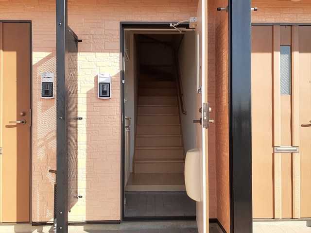 アルカディアＢ 玄関