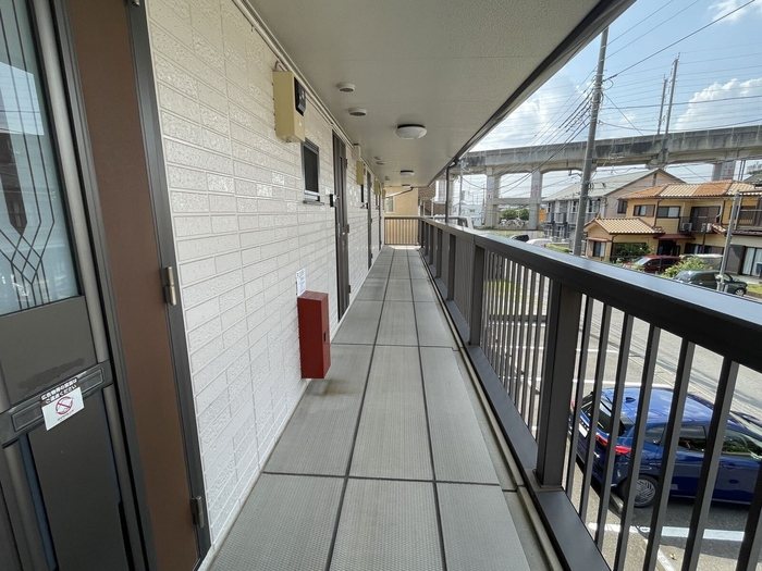 アースアイランドⅤ 玄関