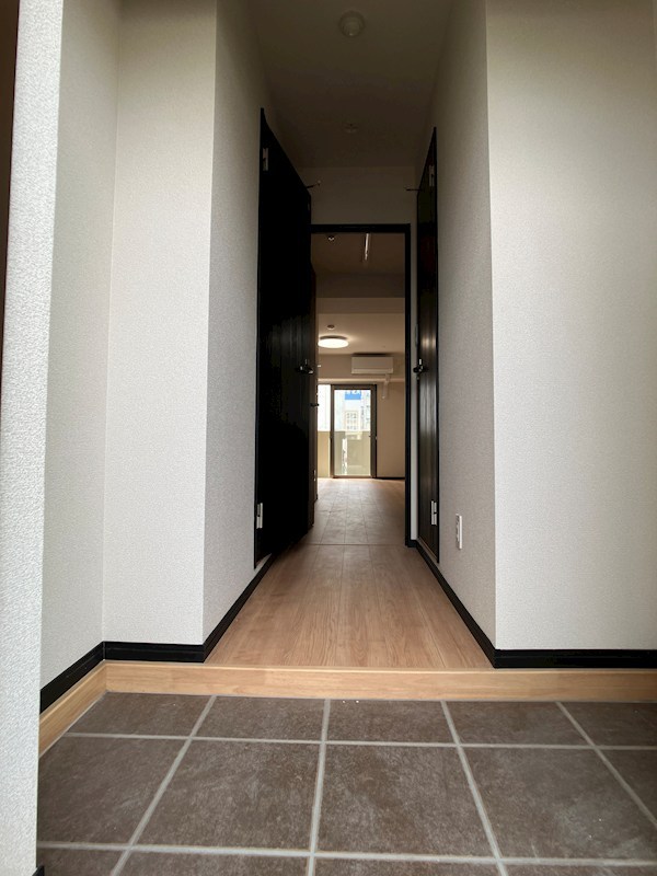 IRIC(アイアールアイシー) 玄関