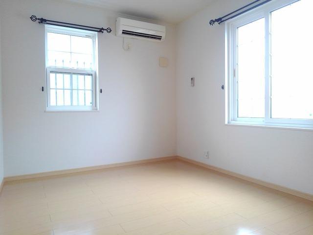 リュクセル弐番館 ベッドルーム