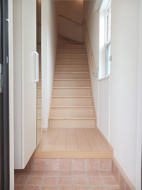 エレヴァ―トピアＤ 玄関