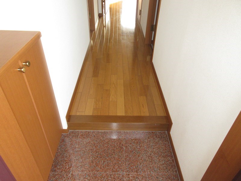 中今泉ヴィラージュマンション 玄関