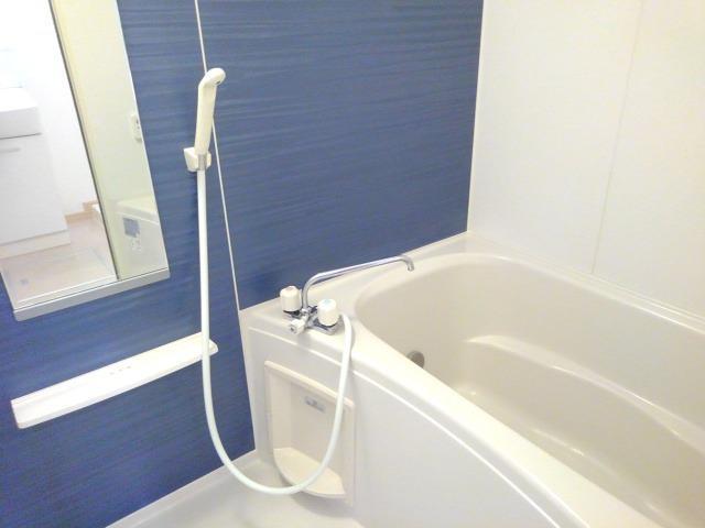 シャン・ド・フルール弐番館 風呂画像