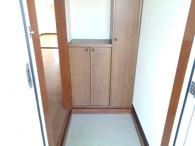 パルネットアメニティ 玄関