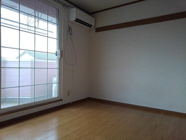 ニュークレストールＡ リビング