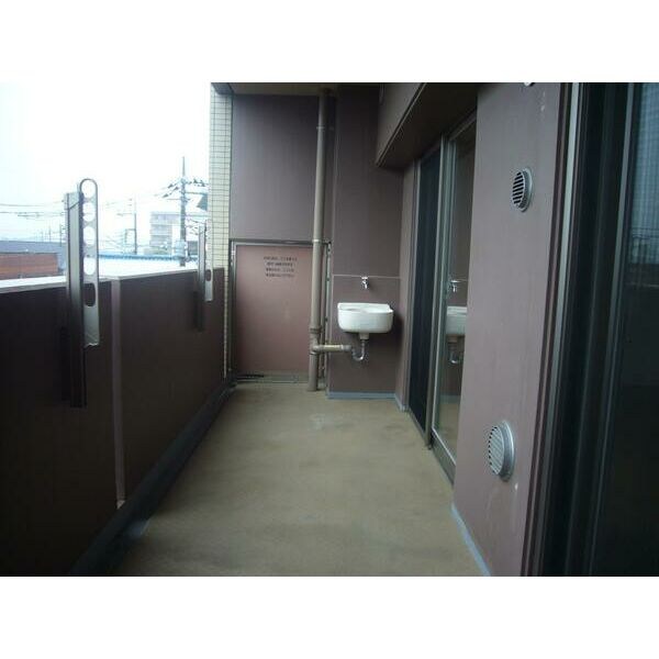 ラフィネスおもちゃのまち駅前 ベランダ