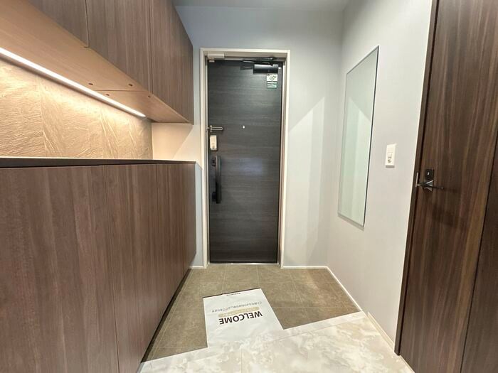 D-GLANZ　EAST 玄関