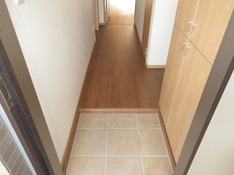 レジデンス　カノン 玄関