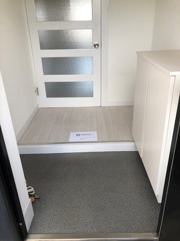 ラポールヤナセ 玄関