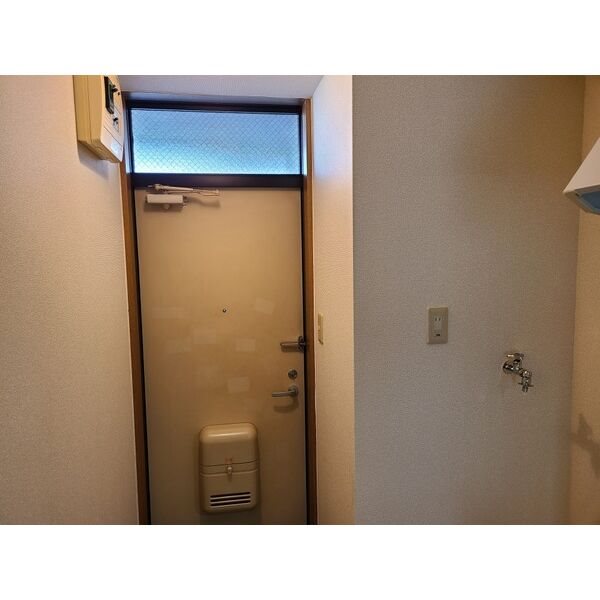 メゾンロイヤルつるた 玄関