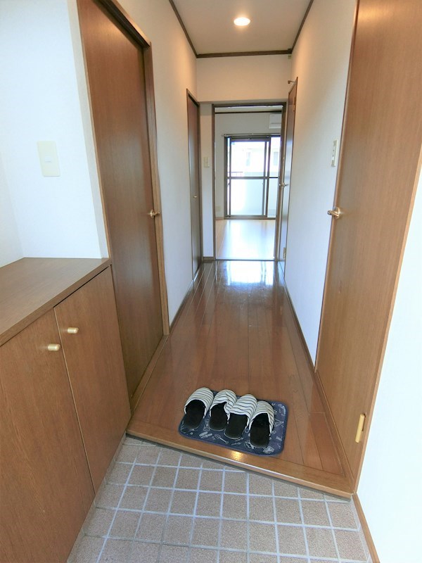 グランドハイツ関根Ⅱ 玄関