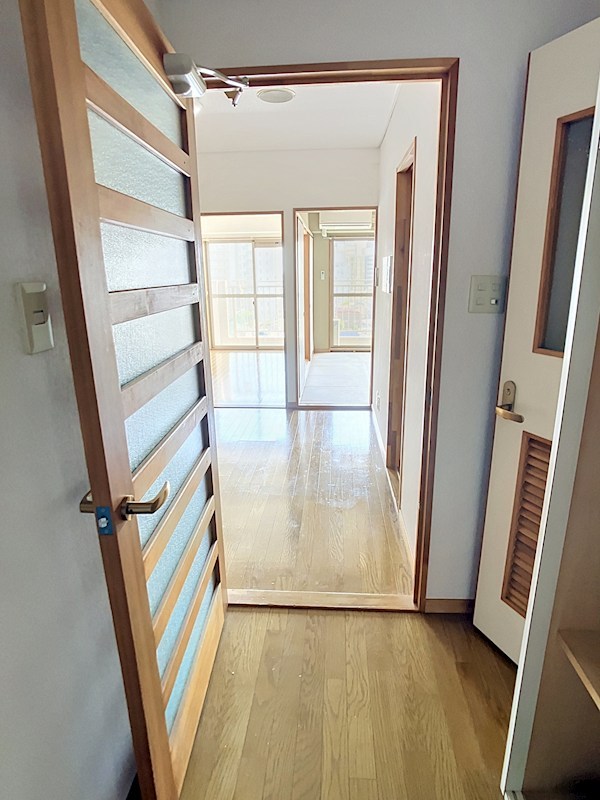 東口ハイツ 玄関