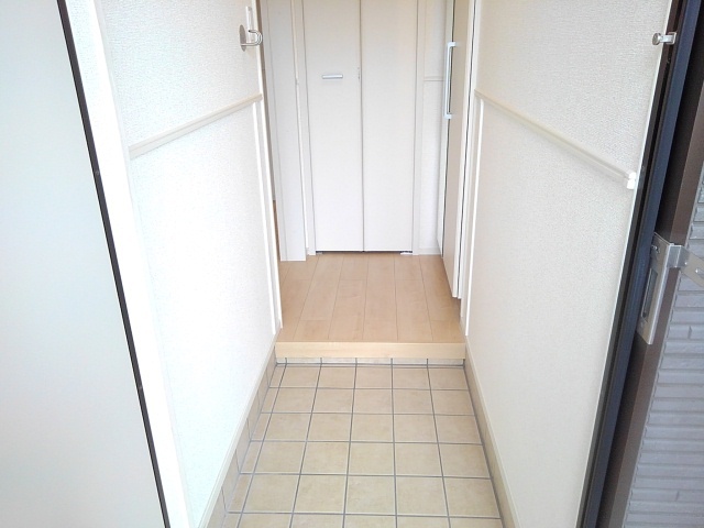 グレイスＣ 玄関