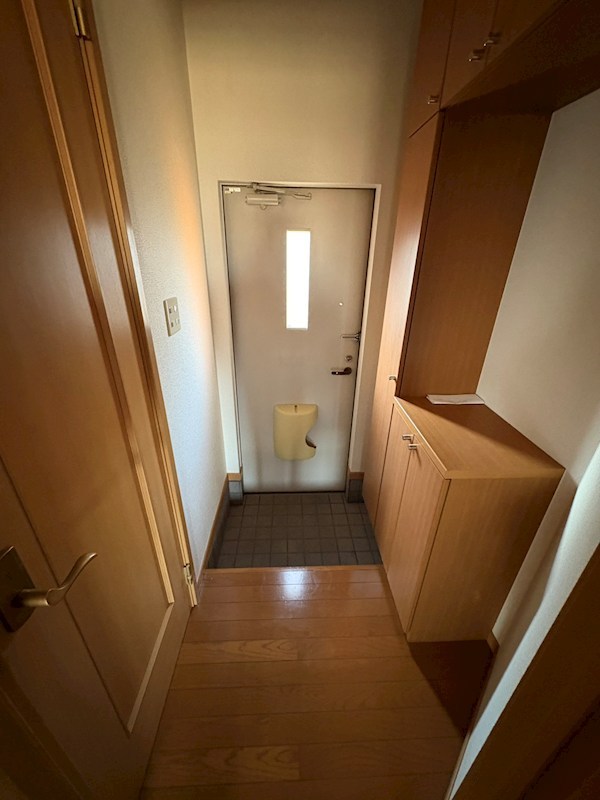 サンライト・ヴィラ A 玄関