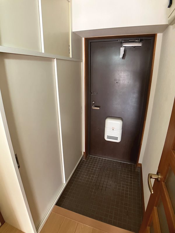 東口ハイツ 玄関