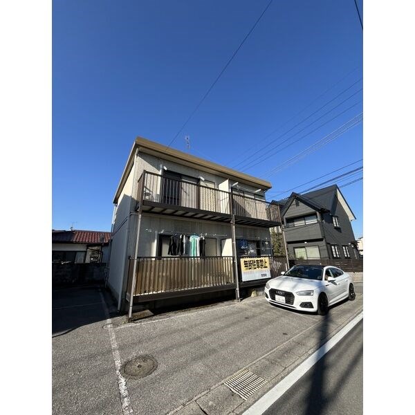 ファミーユ 101号室 外観