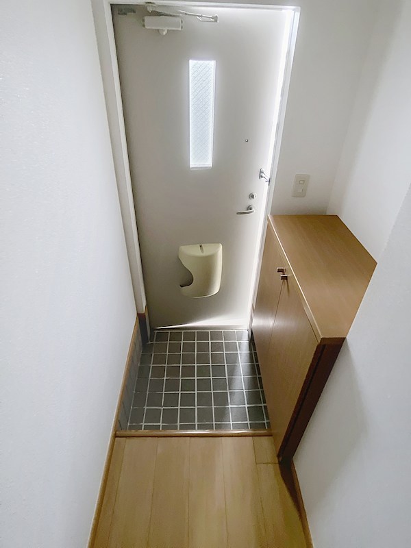 サンライト・ヴィラ C 玄関