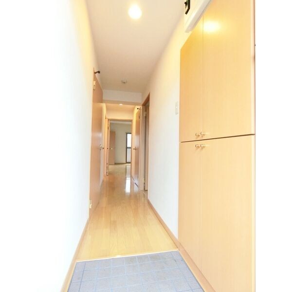 Y&amp;amp;Mアン・シャーリーB棟 玄関