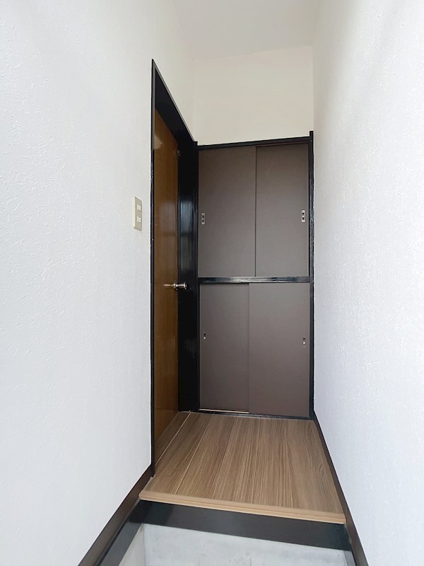 セピック・ブルー 玄関