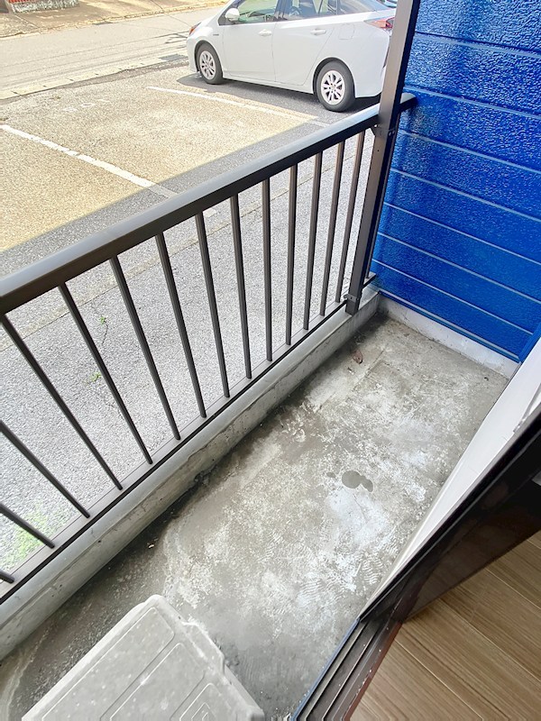 セピック・ブルー ベランダ