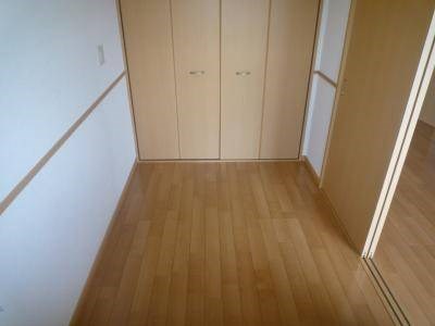 ゴールドライフマンション宇都宮 ベッドルーム