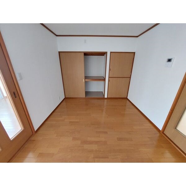 新泉ビル ベッドルーム