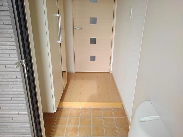 エル・ヴィータ　Ａ 玄関