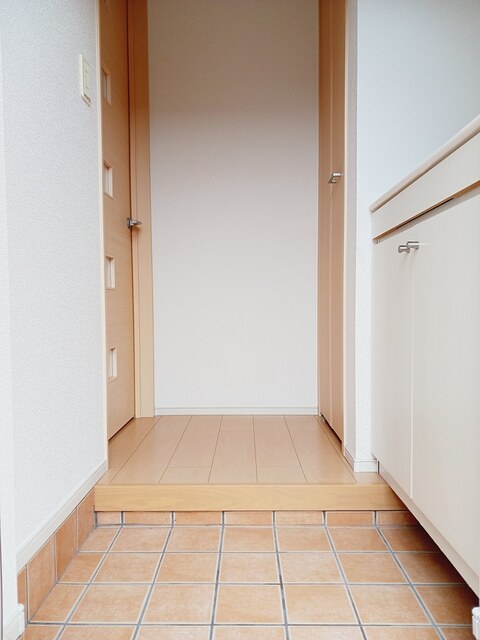 ミューズＢ 玄関