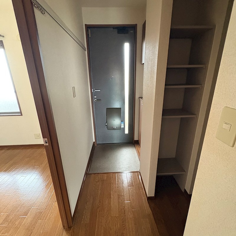 ガーデンテラス若宮 玄関