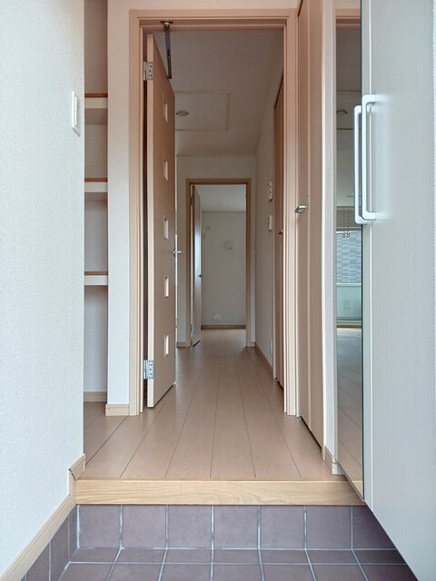 エレヴァートピアＣ 玄関