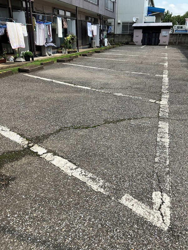 コーポ山中 B 駐車場