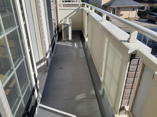 ヴィヴィッド・アヴェニ－ルⅡ ベランダ