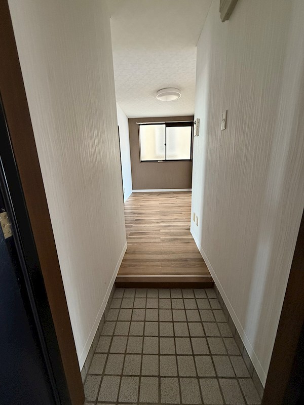 メゾン・ド・ナマイ 玄関