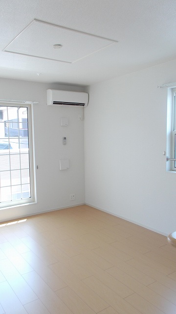 サプリーム　Ⅰ番館 リビング