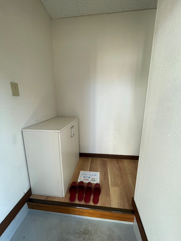 コーポ山中 A 玄関