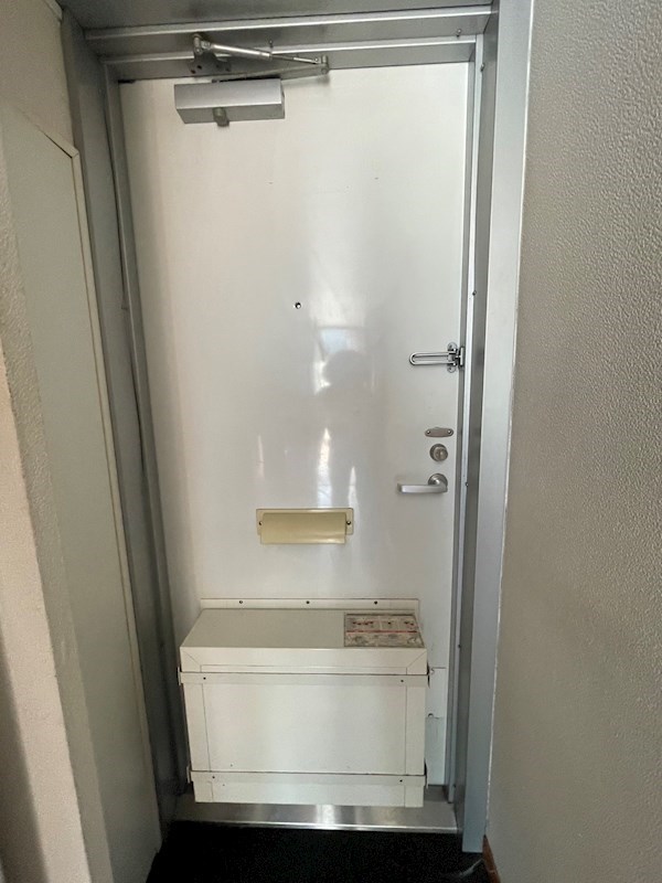 小俣南町レジデンス 玄関