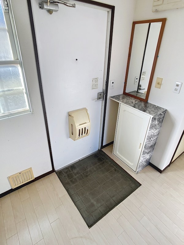 シャンボールヒロセ 玄関