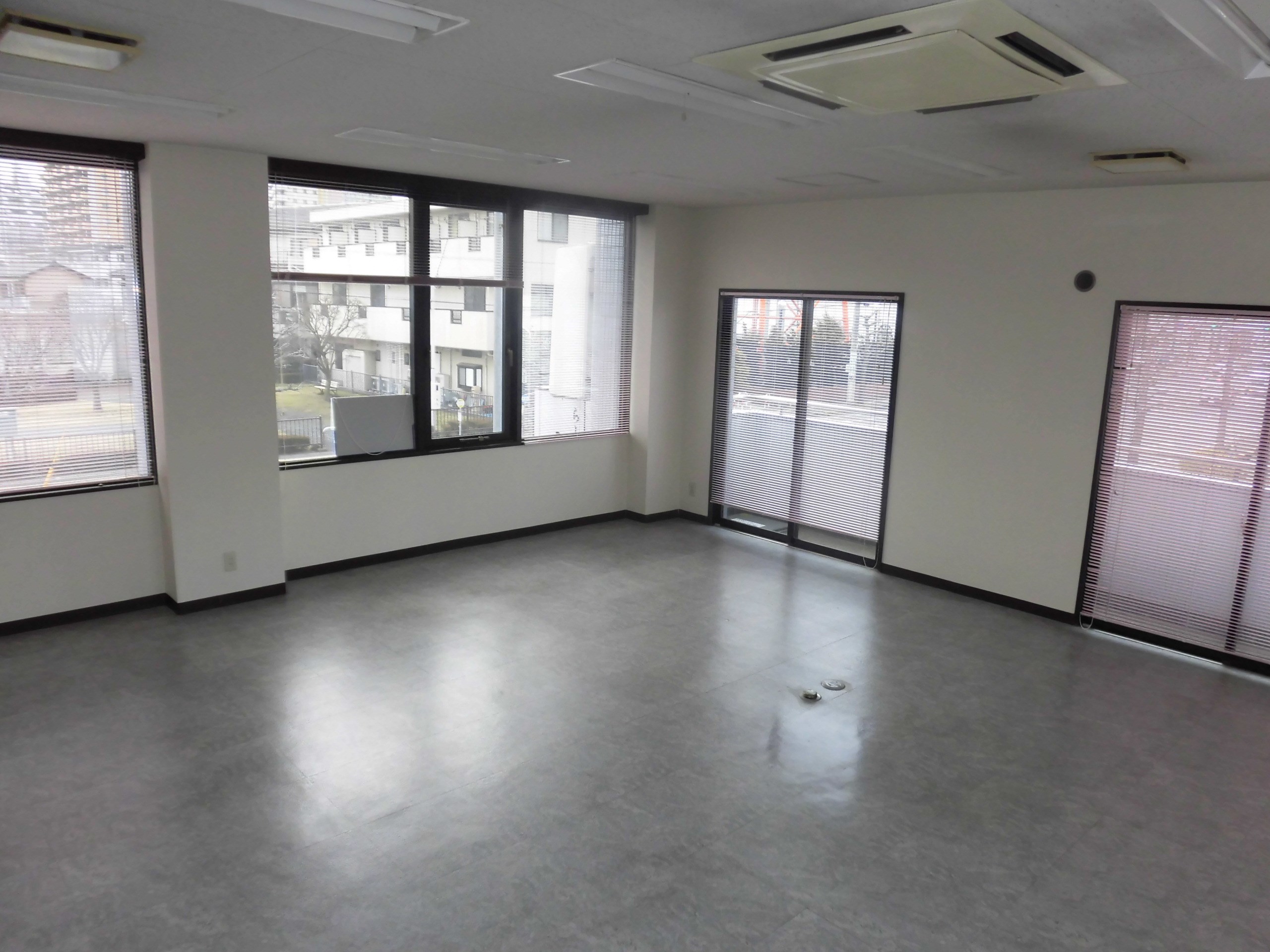 成和ビル ベッドルーム