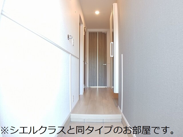 西原１丁目アパート 玄関