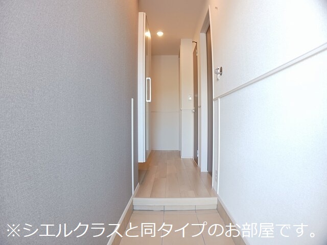 西原１丁目アパート 玄関